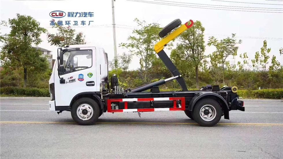 （5方）東風(fēng)小多利卡鉤臂垃圾車