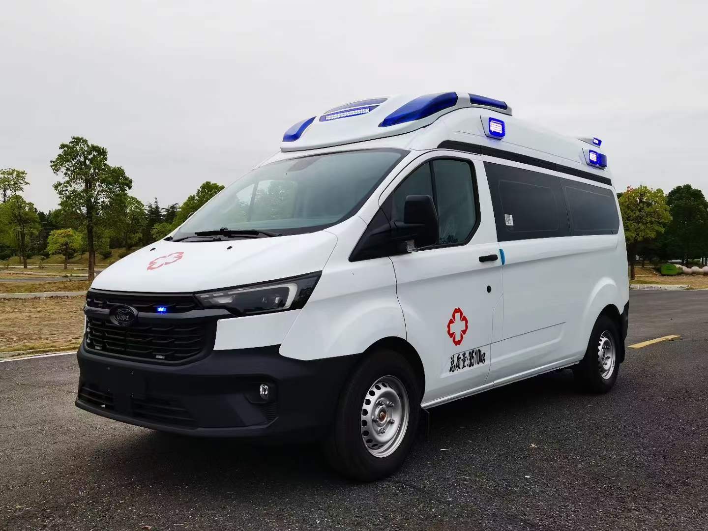 江鈴福特新全順V362轉運型救護車