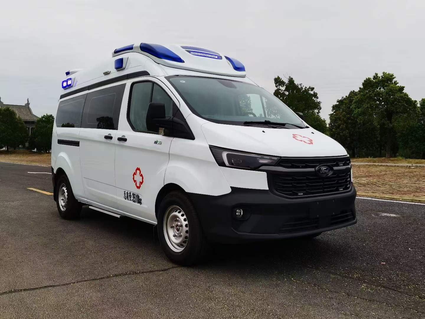 江鈴福特新全順V362轉運型救護車