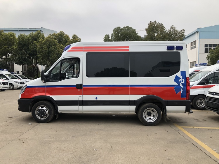 依維柯歐勝救護車