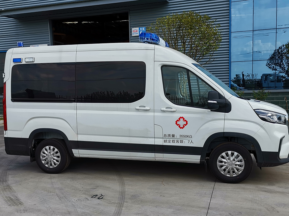 大通V90負壓監(jiān)護型救護車