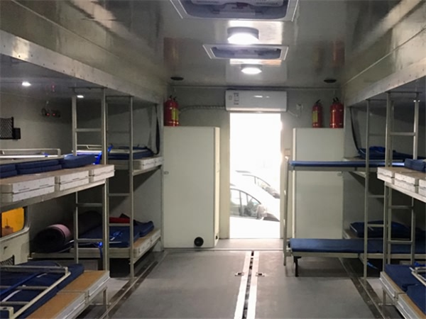 東風(fēng)天錦8-12人宿營(yíng)車
