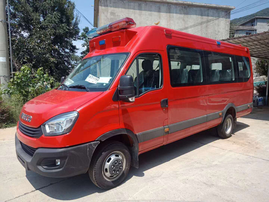 依維柯多功能指揮車