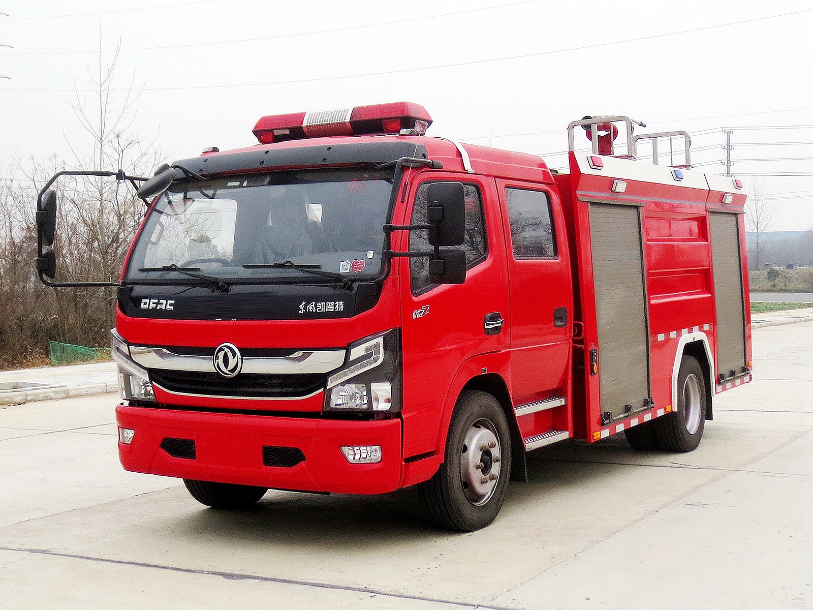 東風多利卡D7-4立方水罐消防車