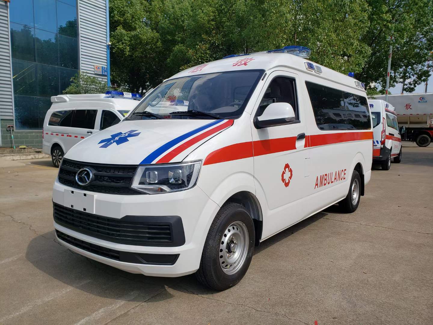 金龍凱銳救護車