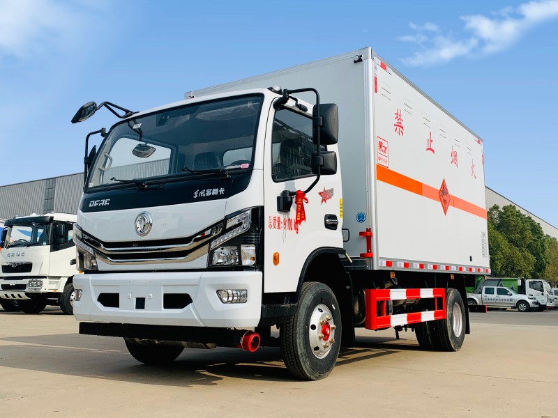東風(fēng)多利卡4.2米爆破器材運(yùn)輸車