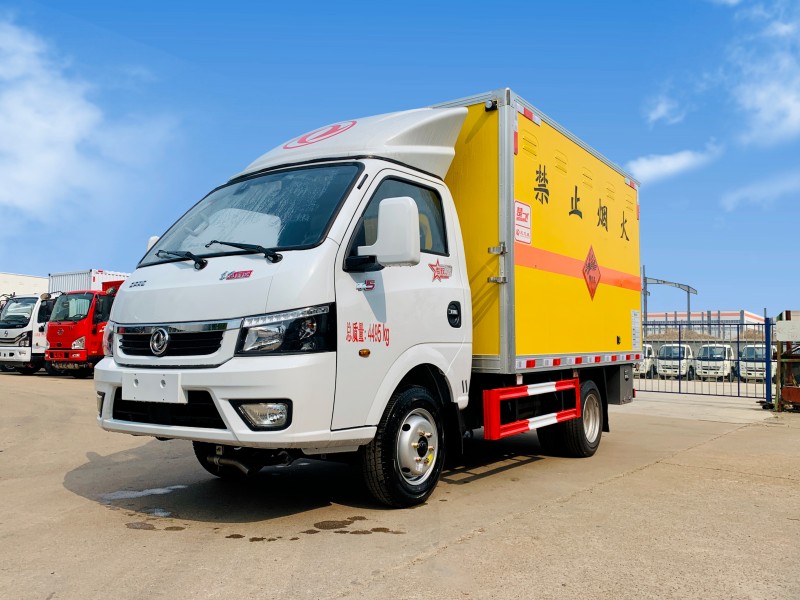 東風(fēng)途逸3.5米爆破器材運(yùn)輸車
