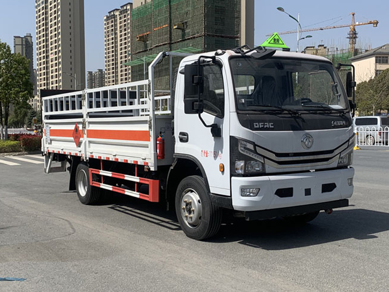 東風(fēng)5.2米氣瓶運輸車