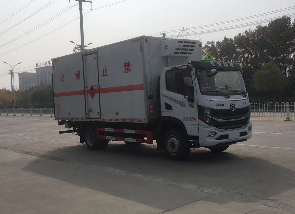 東風(fēng)華神T3 5米2易燃液體廂式運(yùn)輸車