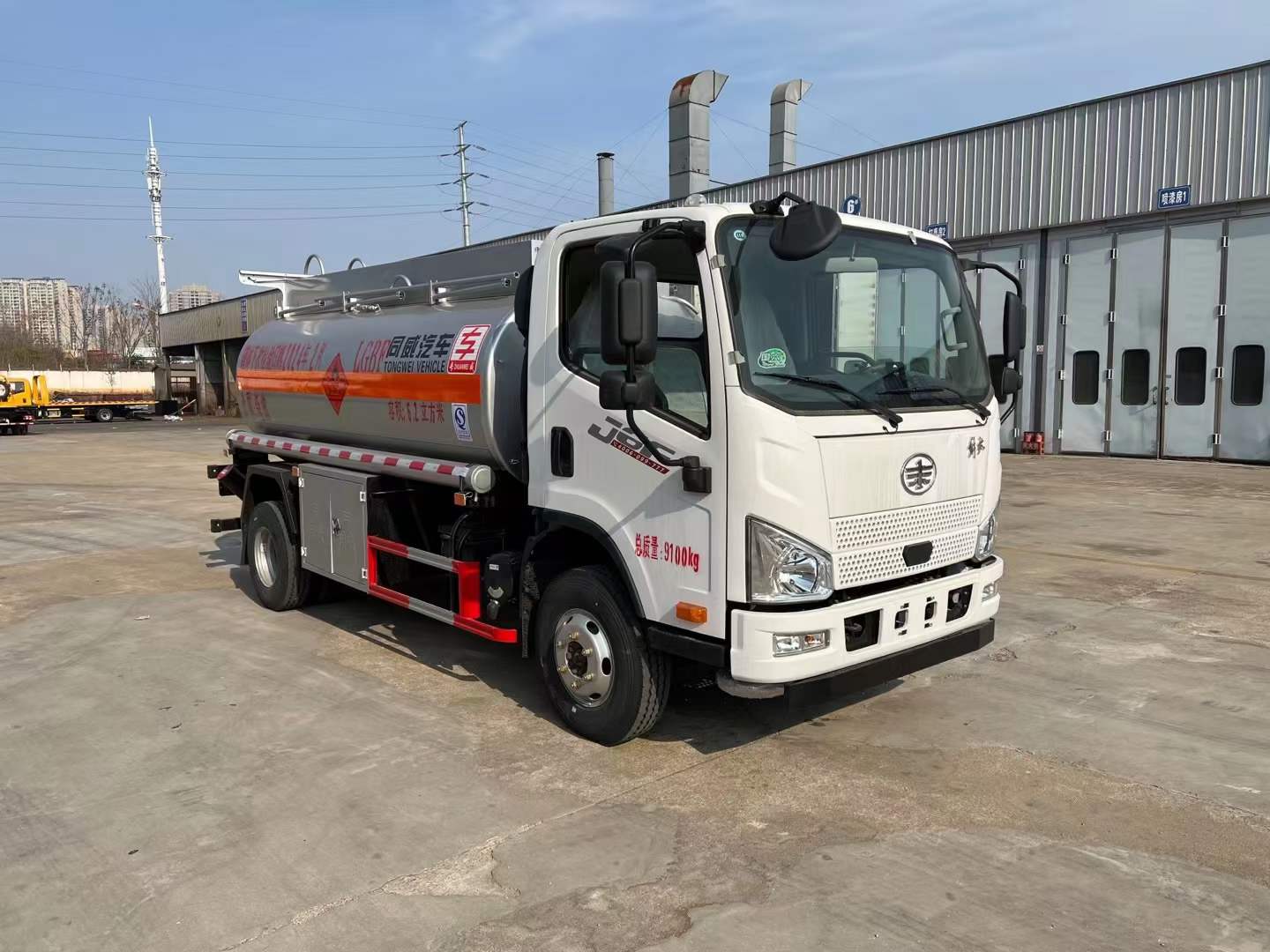 解放J6F 5噸油罐車