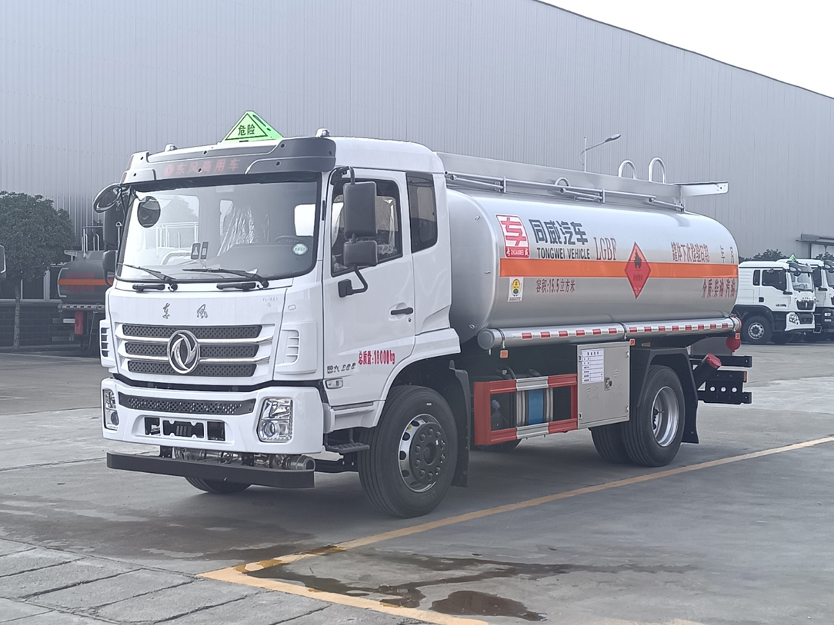 東風(fēng)錦程12噸油罐車