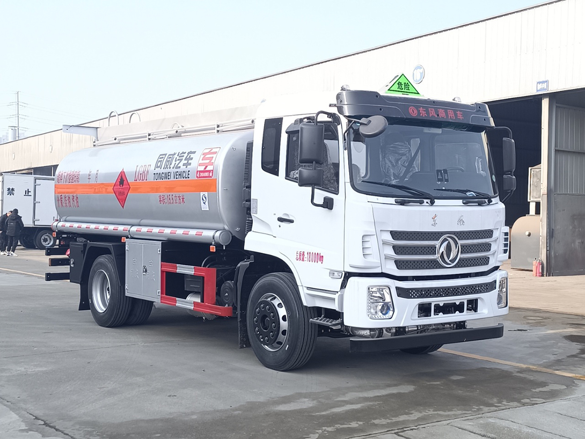 東風錦程12噸油罐車