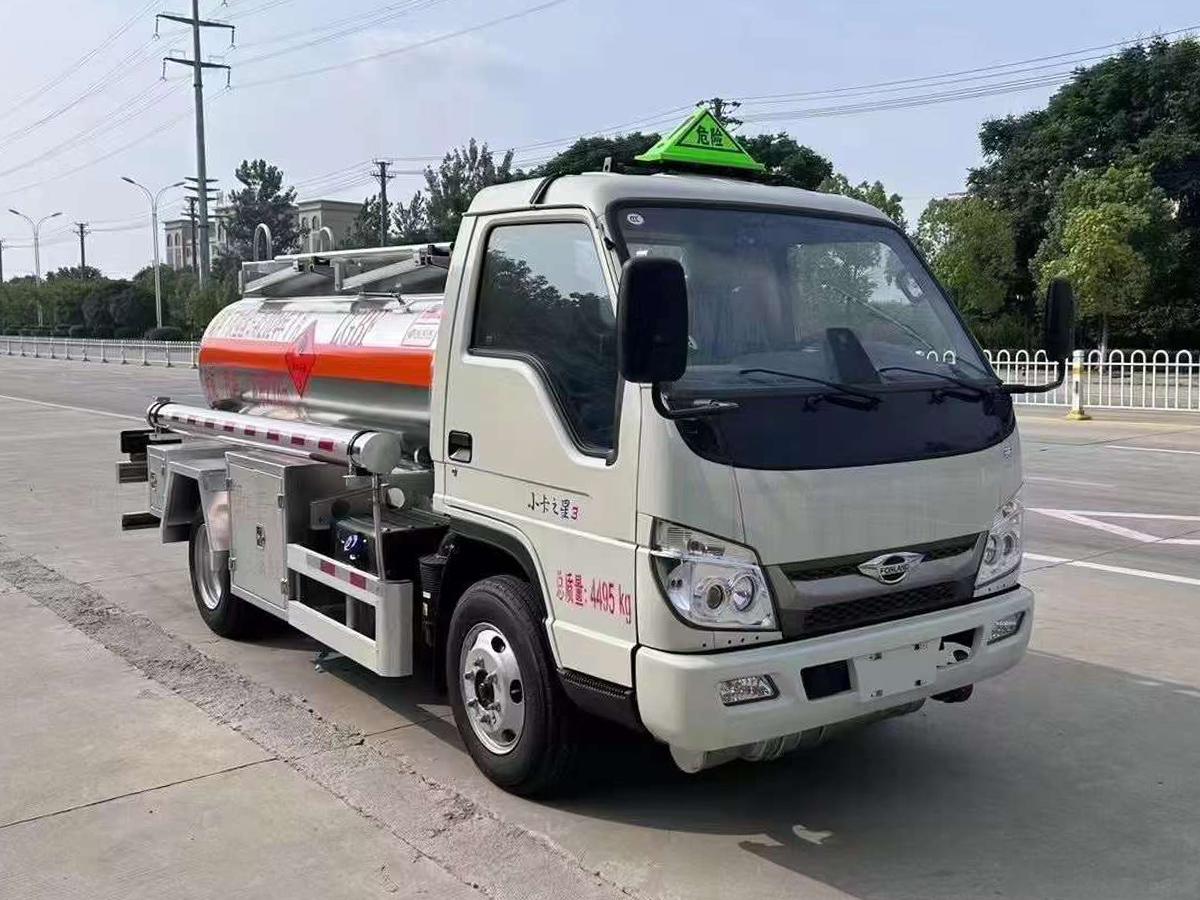 福田小卡之星2噸鋁合金油罐車
