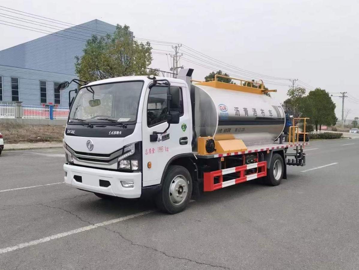 黃牌 東風D7瀝青灑布車