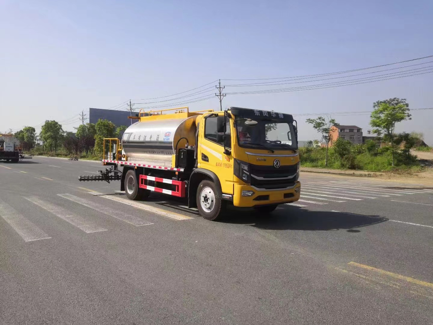 黃牌 東風華神T3瀝青灑布車