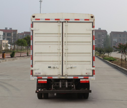 東風(fēng)牌倉(cāng)柵式運(yùn)輸車
