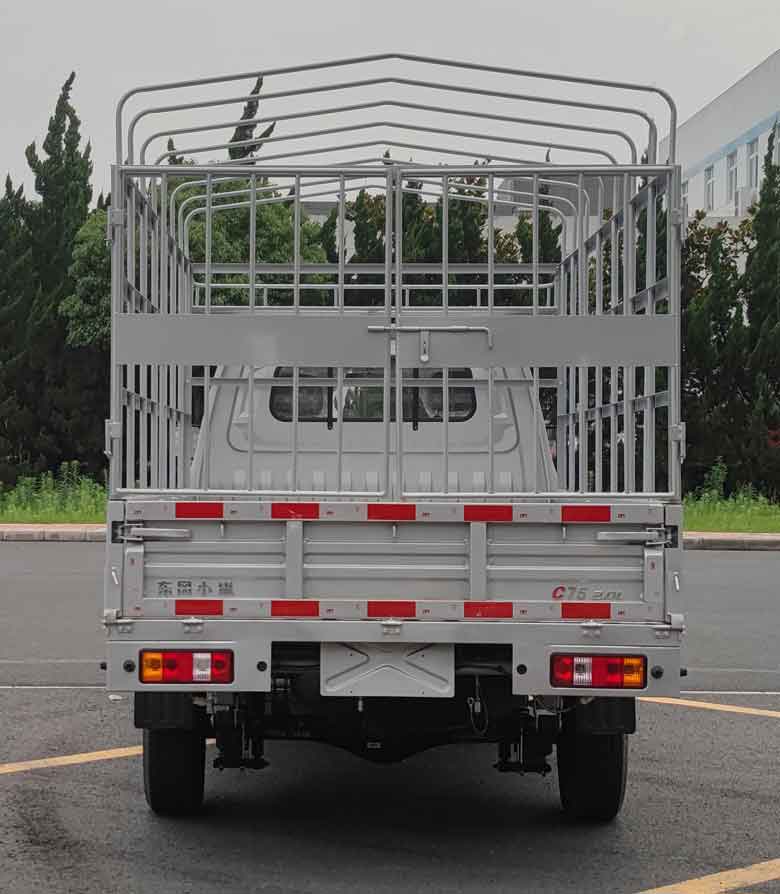 東風牌倉柵式運輸車