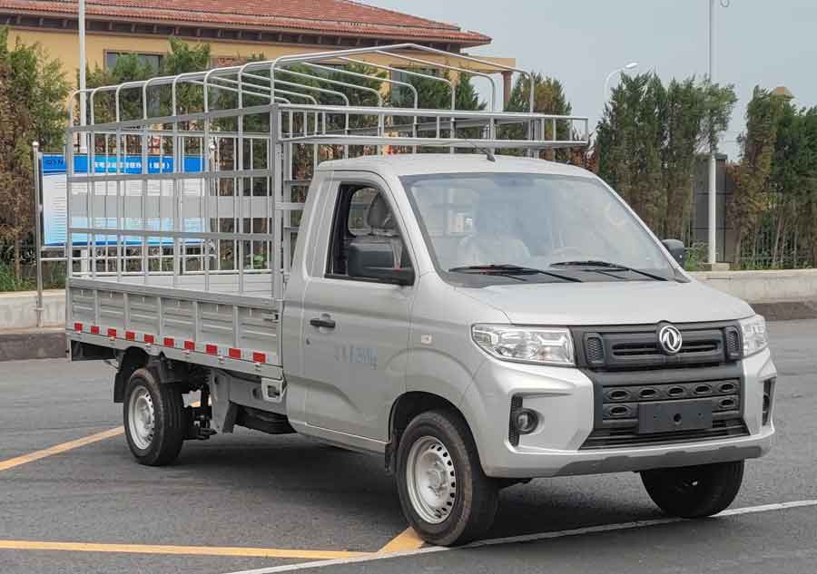 東風牌倉柵式運輸車