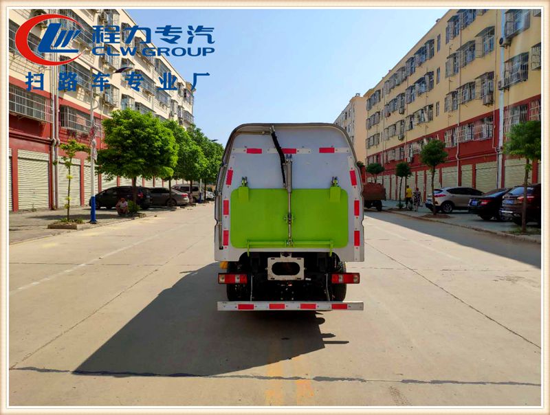 藍(lán)牌東風(fēng)途逸掃路車